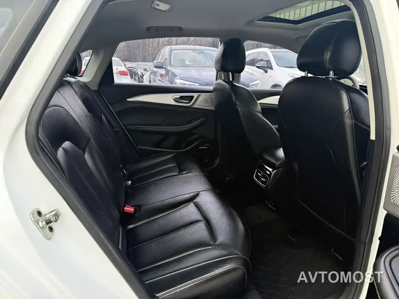 Roewe i6 MAX EV 2021 1.5T PHEV Ride-hailing Luxury Edition — фото 6