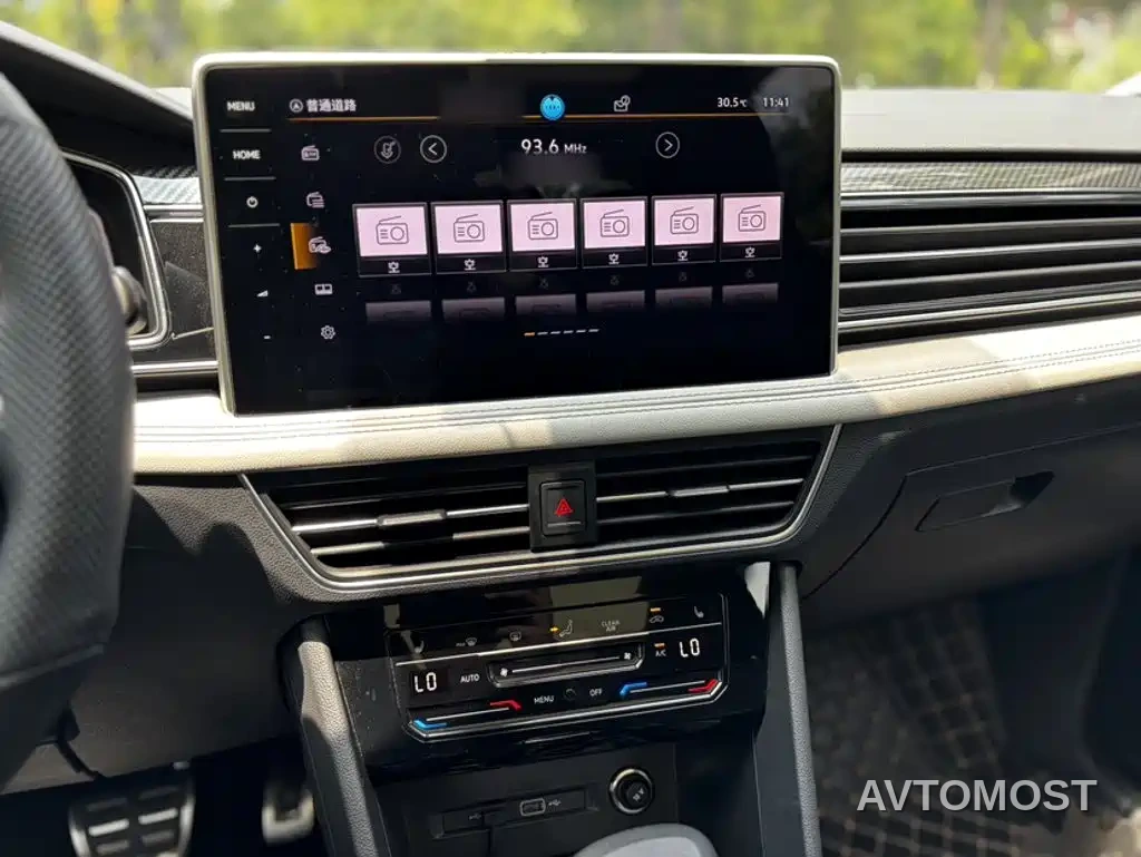 Volkswagen Tiguan L 2023 330TSI Auto 2WD R-Line Premium Edition — фото 6