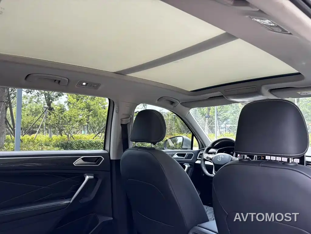 Volkswagen Tiguan L 2023 330TSI Auto 2WD R-Line Premium Edition — фото 9