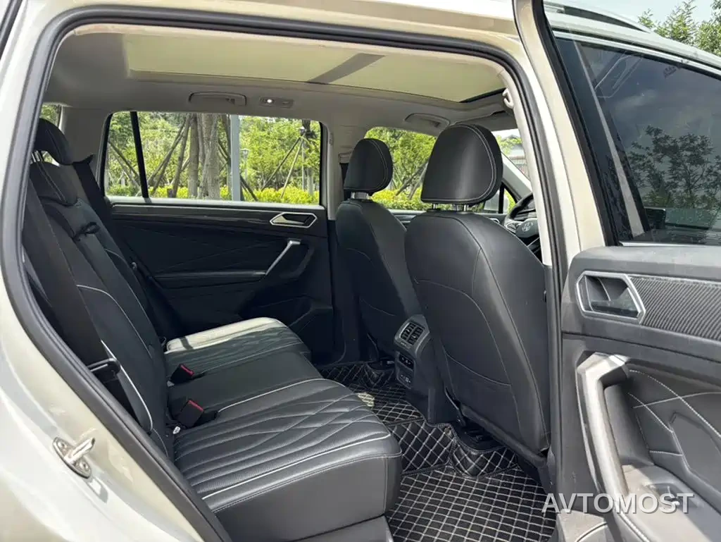 Volkswagen Tiguan L 2023 330TSI Auto 2WD R-Line Premium Edition — фото 14