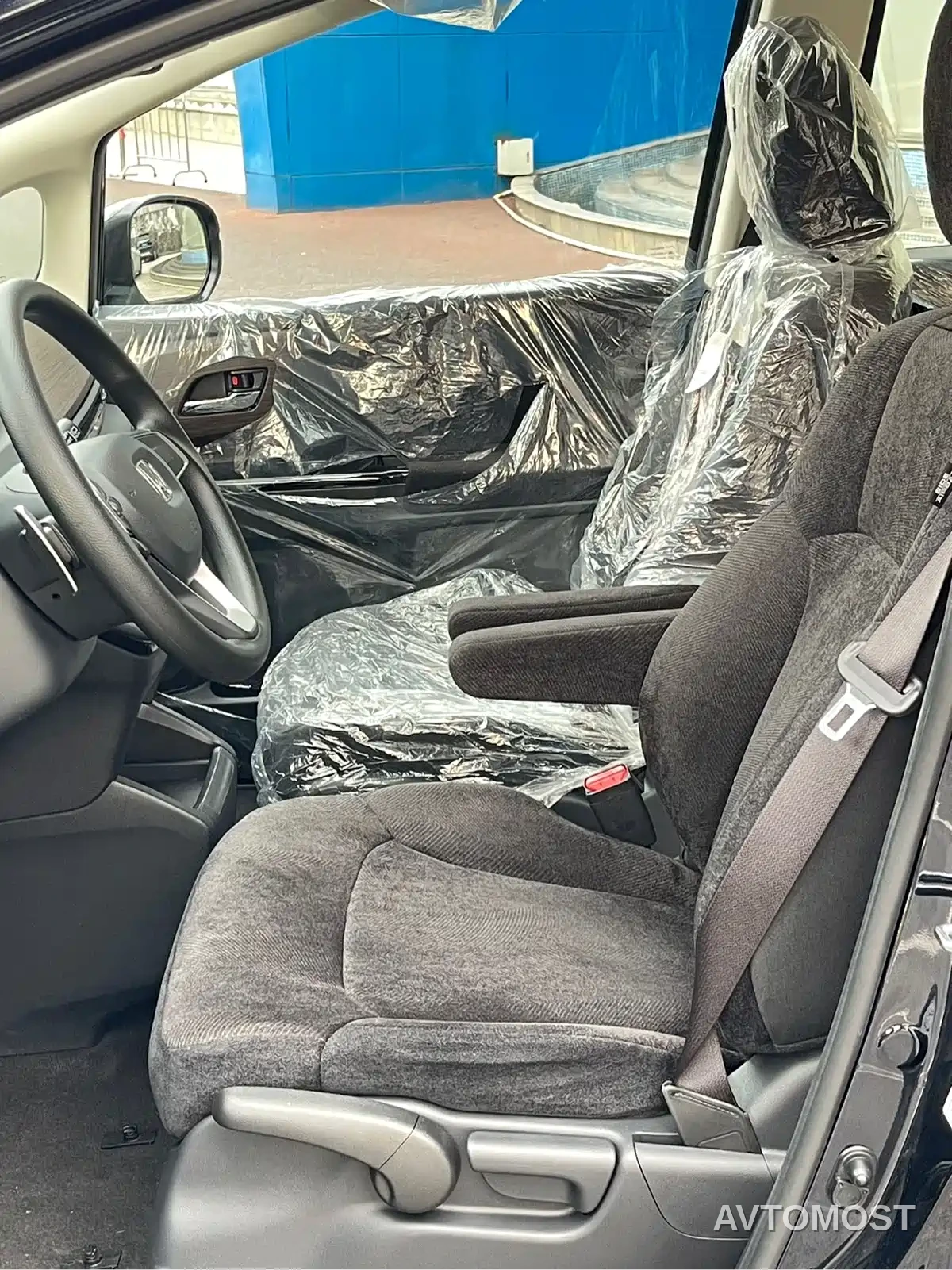 Honda Odyssey 2026 2.0L e:HEV Sharp Delight Edition — фото 6