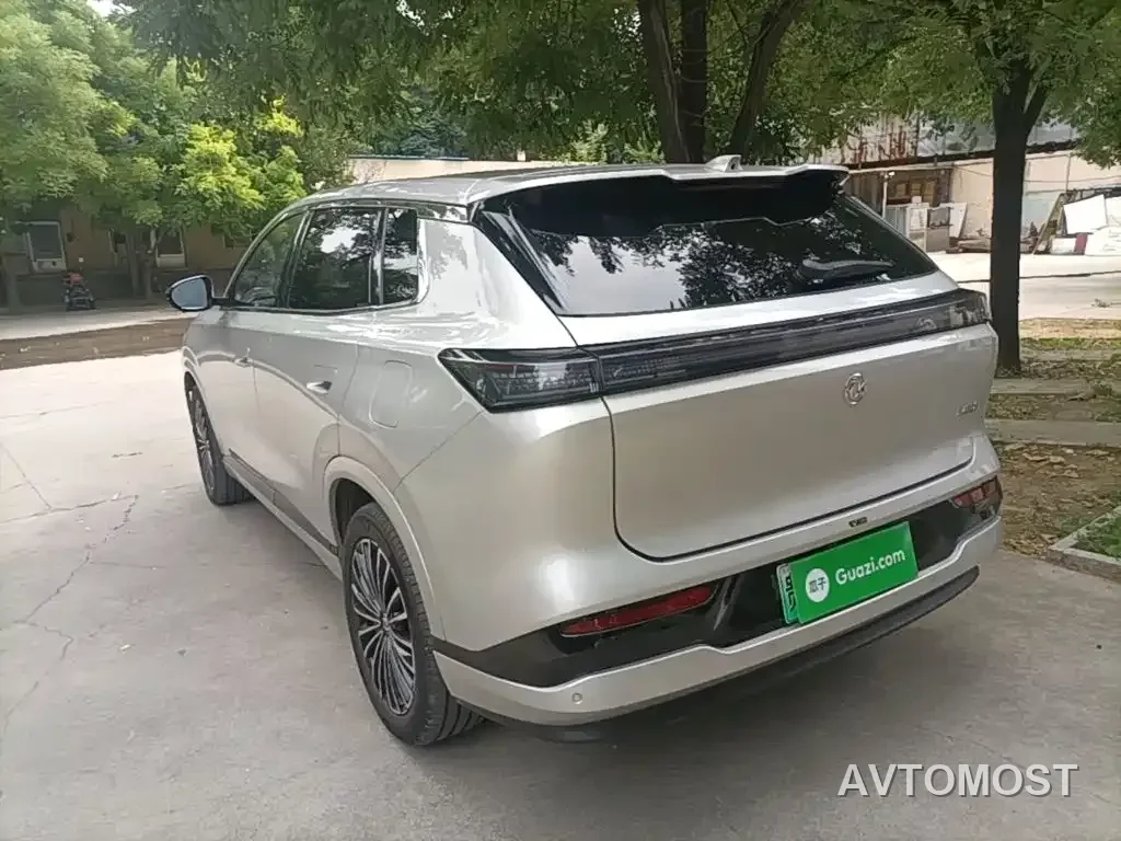 Dongfeng Aeolus L8 2025 Plug-in Hybrid — фото 5