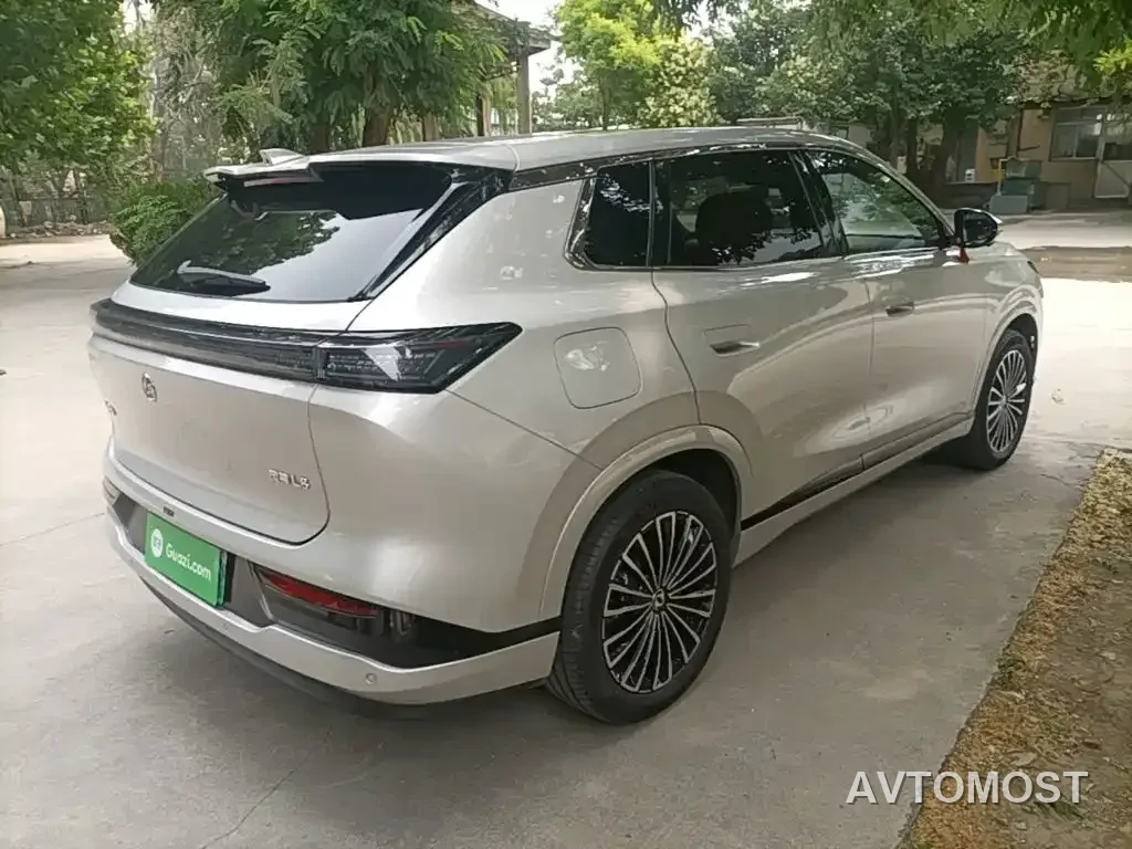 Dongfeng Aeolus L8 2025 Plug-in Hybrid — фото 7
