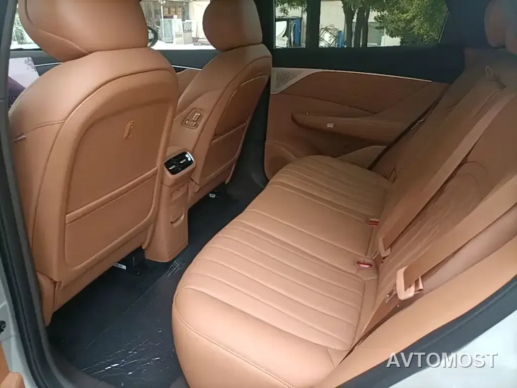 Dongfeng Aeolus L8 2025 Plug-in Hybrid — фото 16
