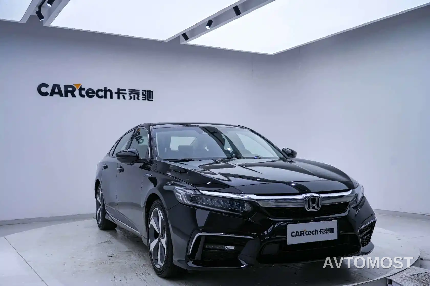 Honda Inspire 2019 Sharp Hybrid 2.0L Pure Fashion China VI — фото 6