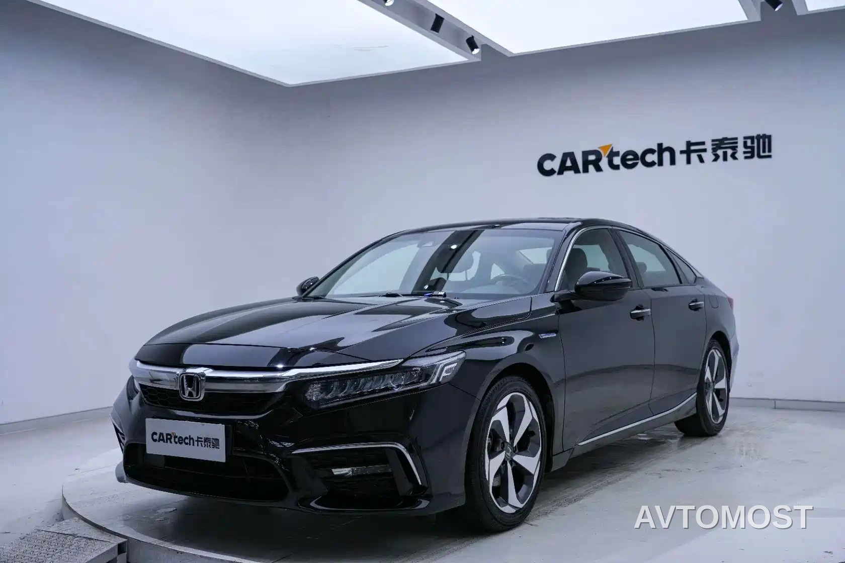 Honda Inspire 2019 Sharp Hybrid 2.0L Pure Fashion China VI — фото 8