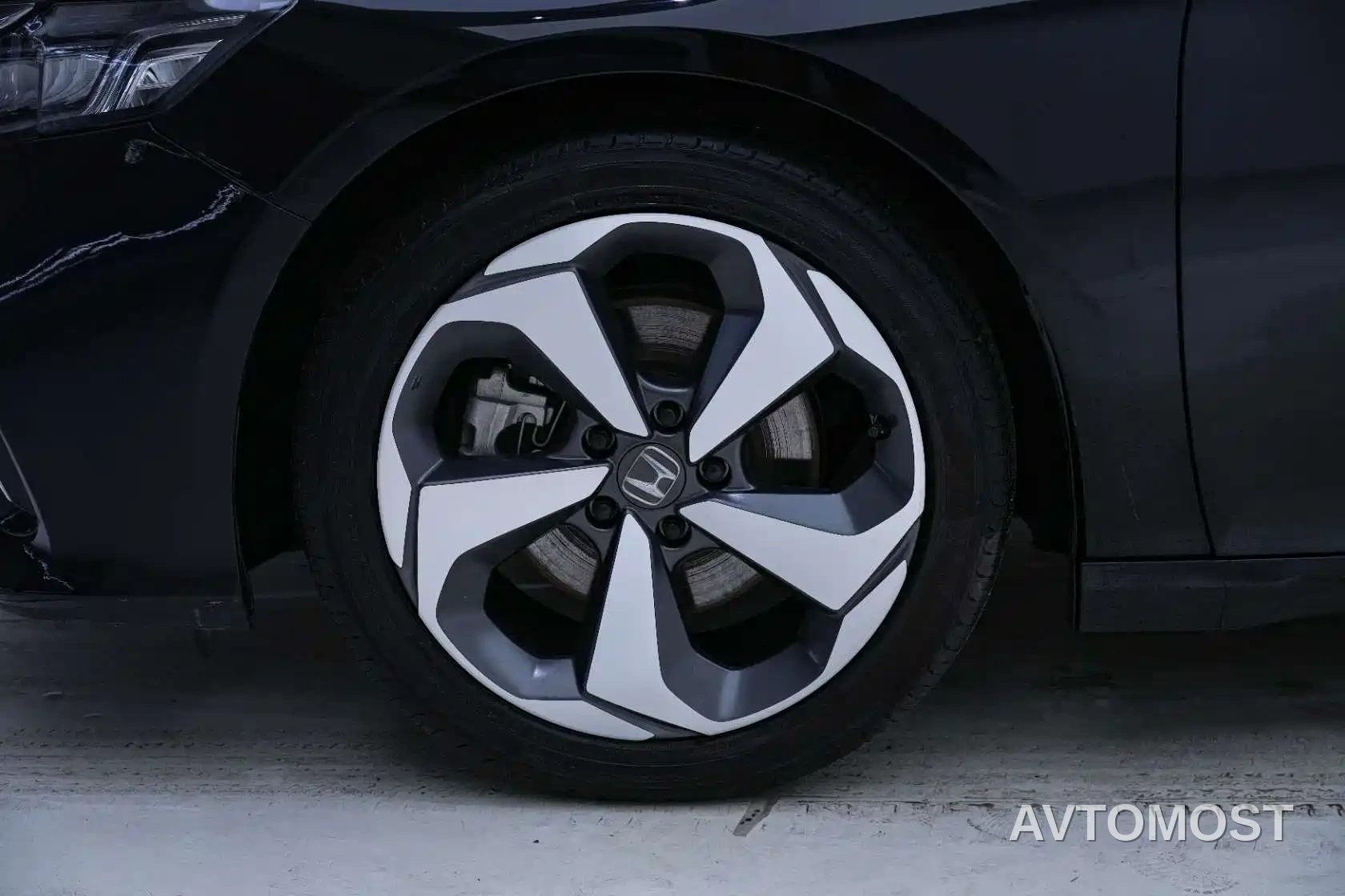 Honda Inspire 2019 Sharp Hybrid 2.0L Pure Fashion China VI — фото 11