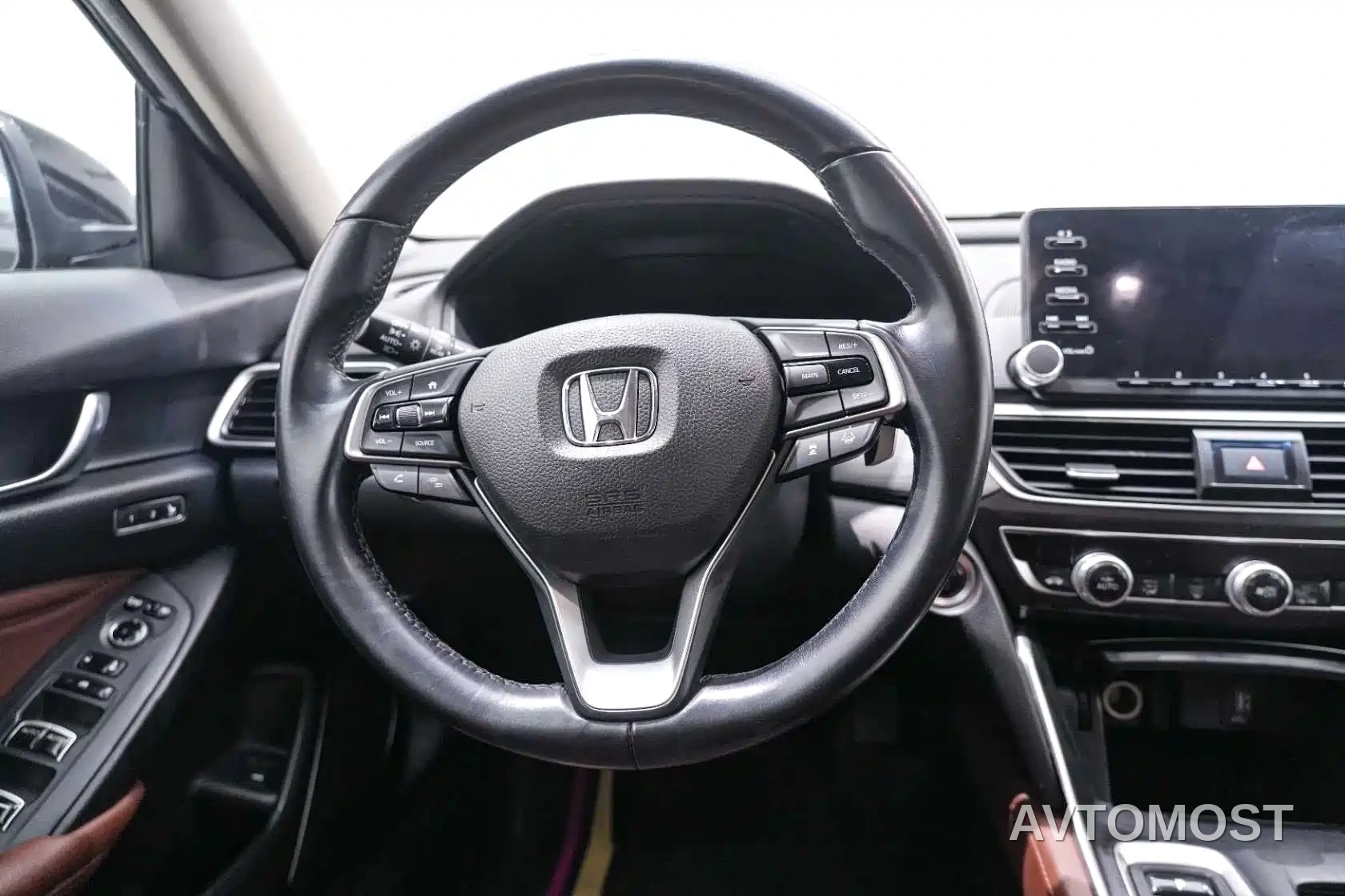 Honda Inspire 2019 Sharp Hybrid 2.0L Pure Fashion China VI — фото 16