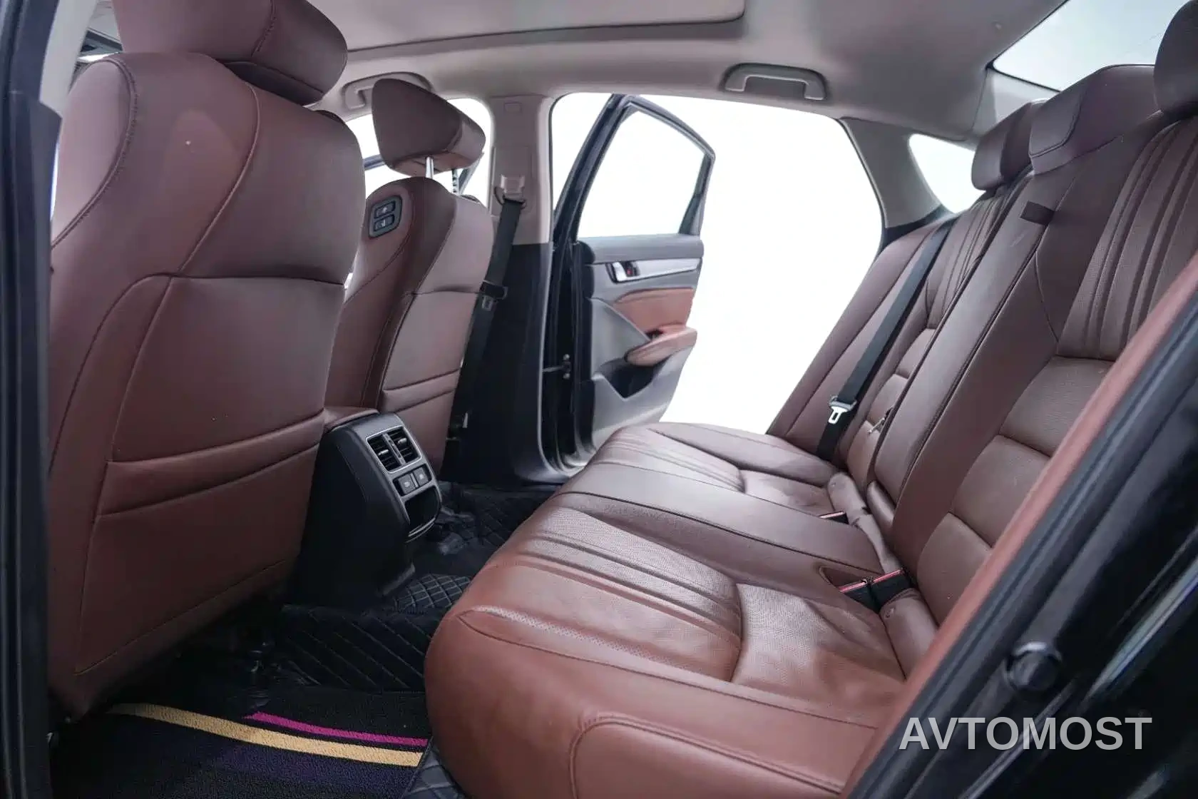 Honda Inspire 2019 Sharp Hybrid 2.0L Pure Fashion China VI — фото 24