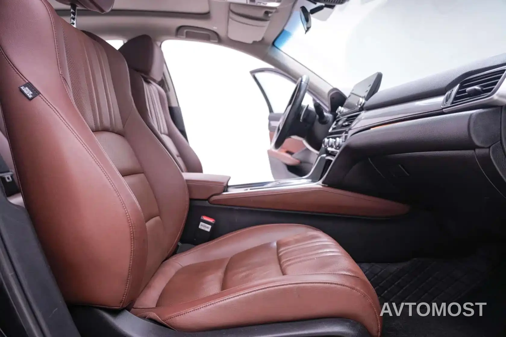 Honda Inspire 2019 Sharp Hybrid 2.0L Pure Fashion China VI — фото 25