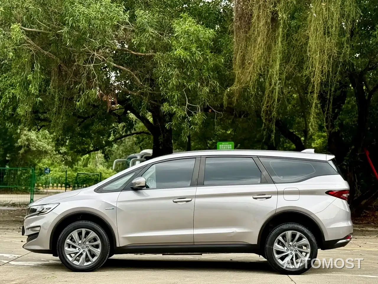 Geely Jiaji New Energy 2021 ePro 1.5TD PHEV Leisure Edition — фото 5