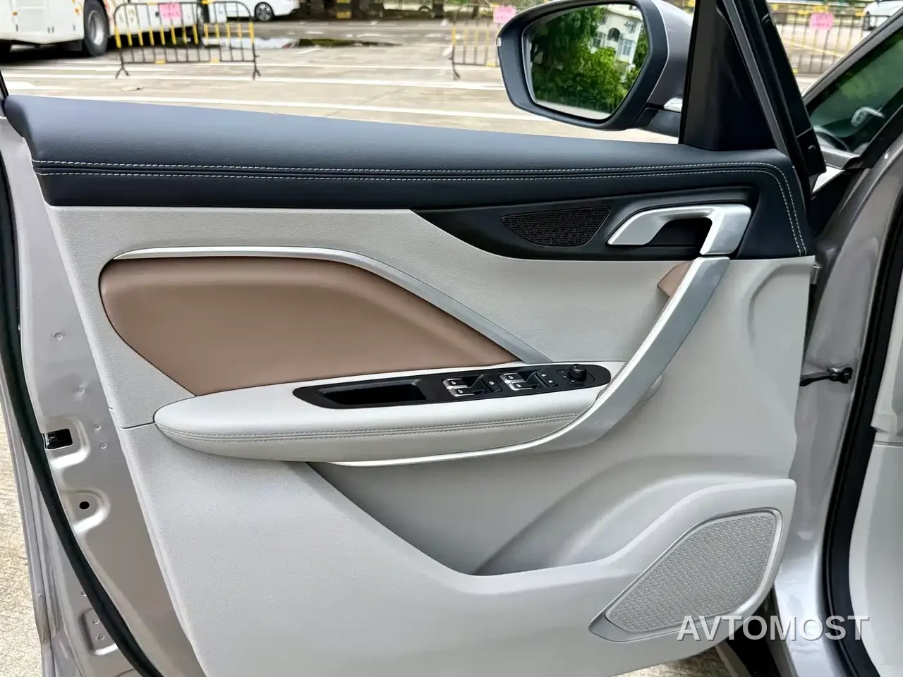 Geely Jiaji New Energy 2021 ePro 1.5TD PHEV Leisure Edition — фото 9