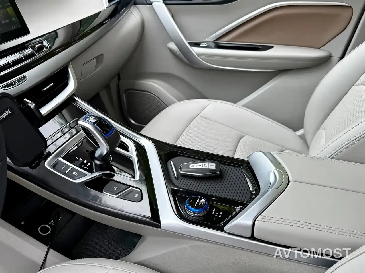 Geely Jiaji New Energy 2021 ePro 1.5TD PHEV Leisure Edition — фото 10
