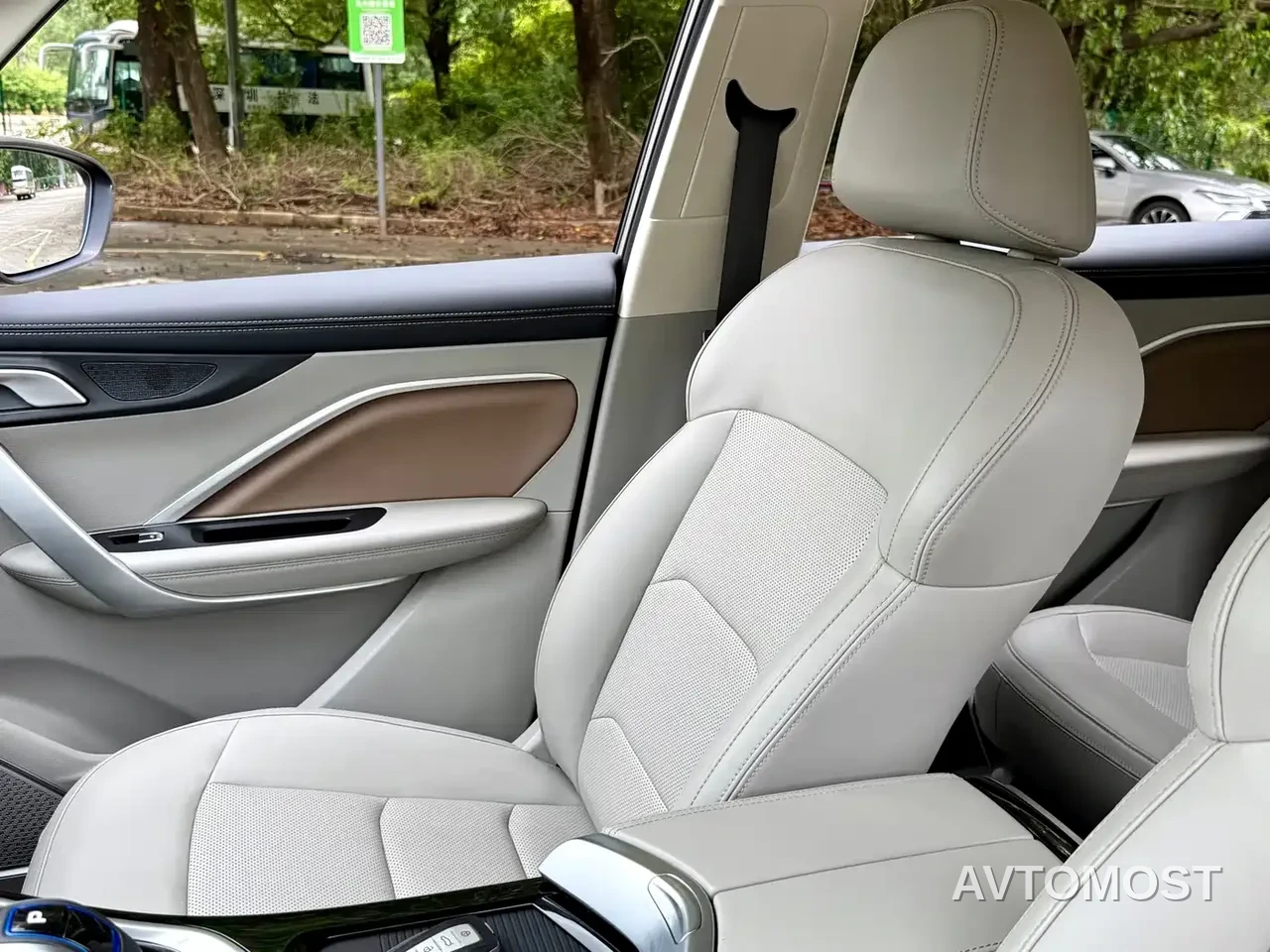 Geely Jiaji New Energy 2021 ePro 1.5TD PHEV Leisure Edition — фото 11