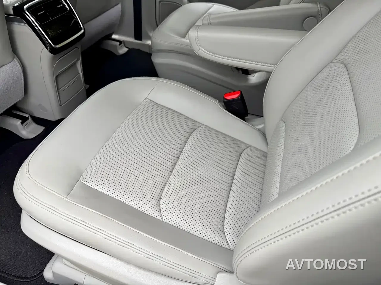 Geely Jiaji New Energy 2021 ePro 1.5TD PHEV Leisure Edition — фото 14