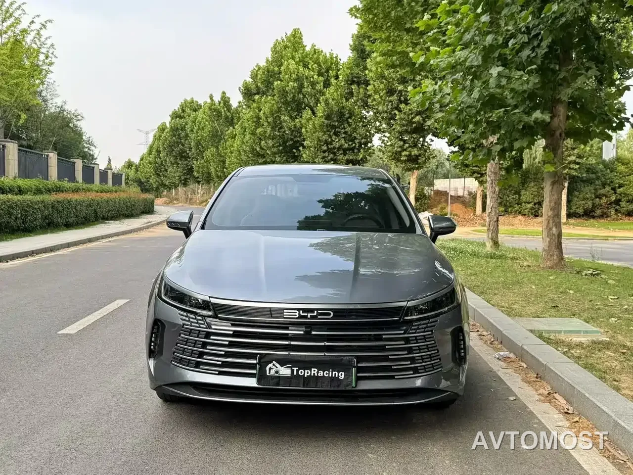 BYD Destroyer 05 2024 Glory Edition DM-i 55KM Luxury — фото 2
