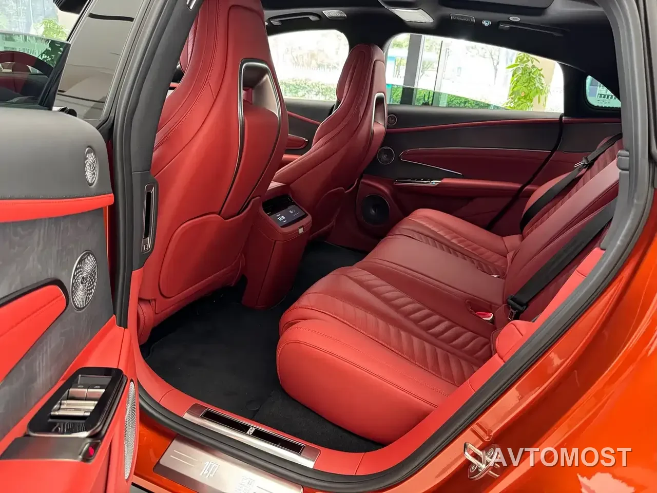 Yangwang U7 2026 PHEV 5-seater Luxury Edition — фото 15