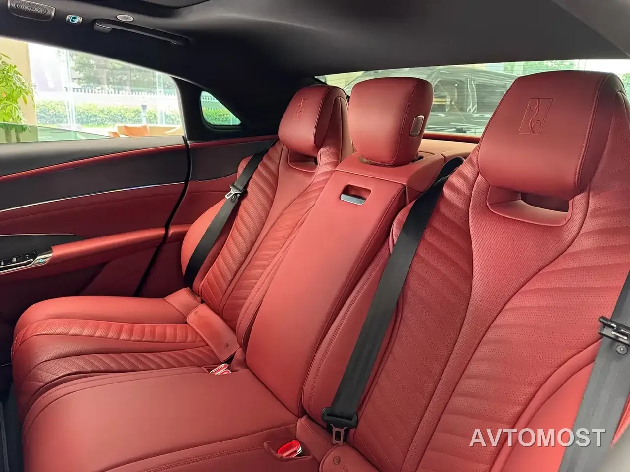 Yangwang U7 2026 PHEV 5-seater Luxury Edition — фото 13