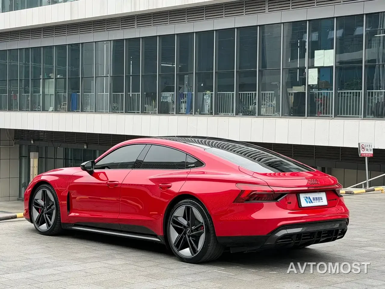 Audi RS e-tron GT 2023 Base Model — фото 6