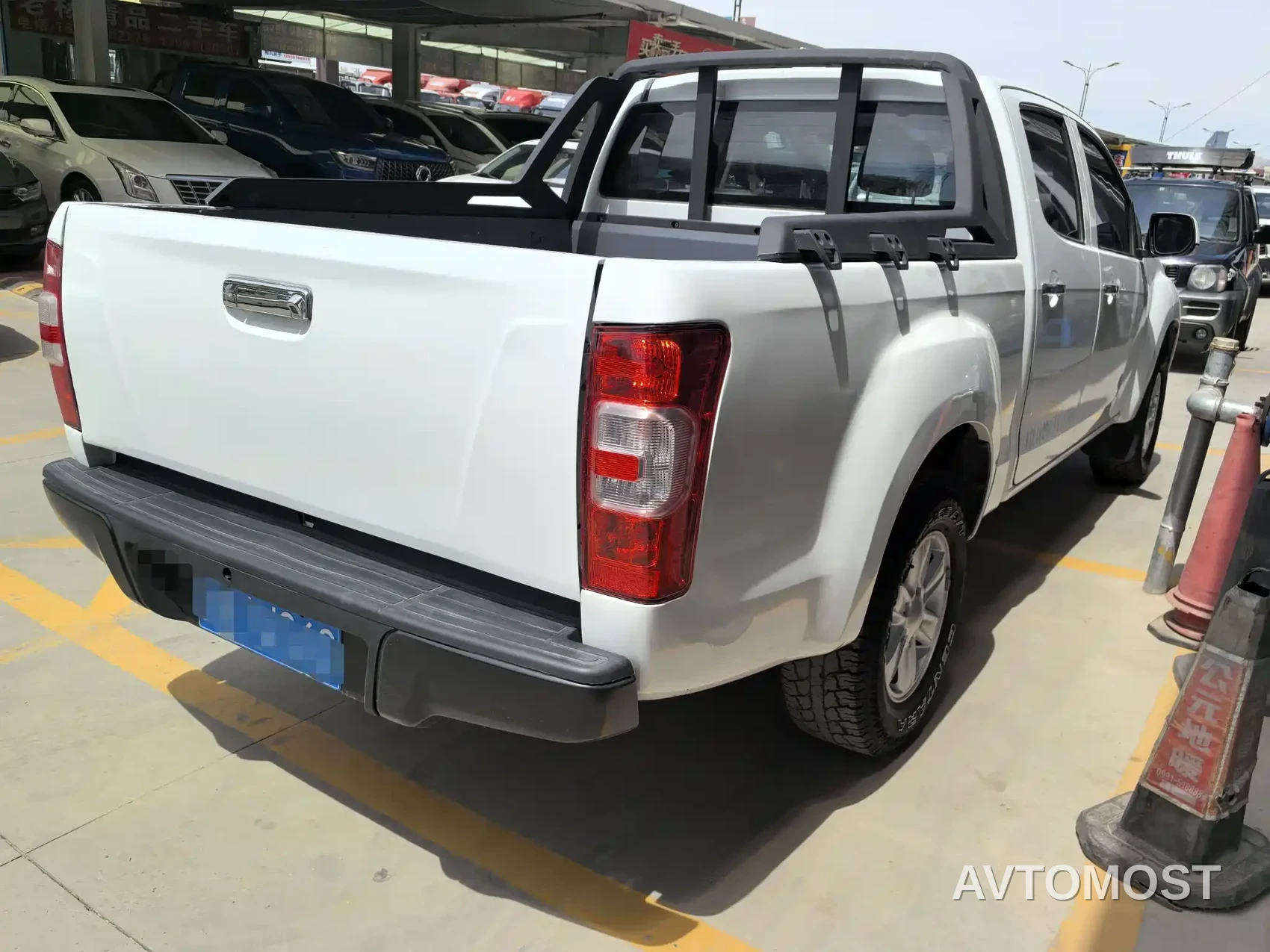 Isuzu Lingtuo 2020 2.5T 4WD Manual Navigation China VI JE4D25Q6A — фото 6