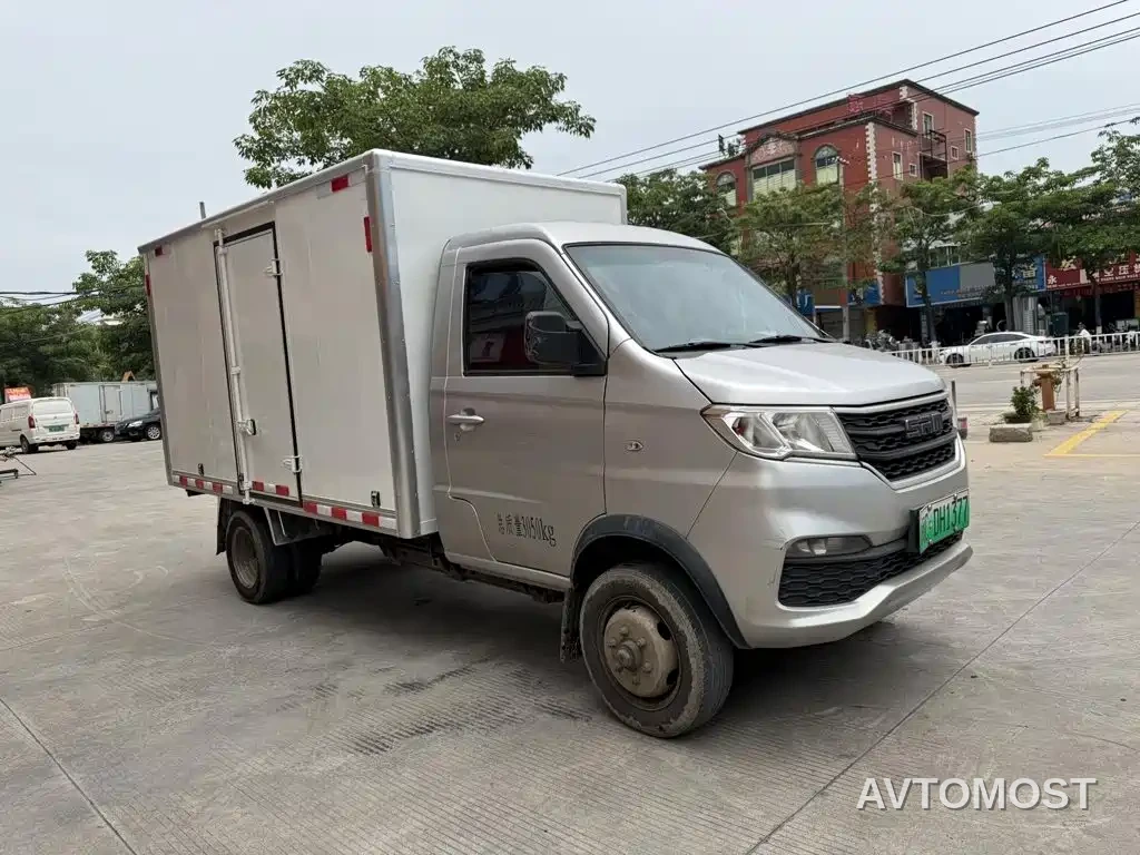 SRM Xinyuan T2S EV 2021 Van — фото 3