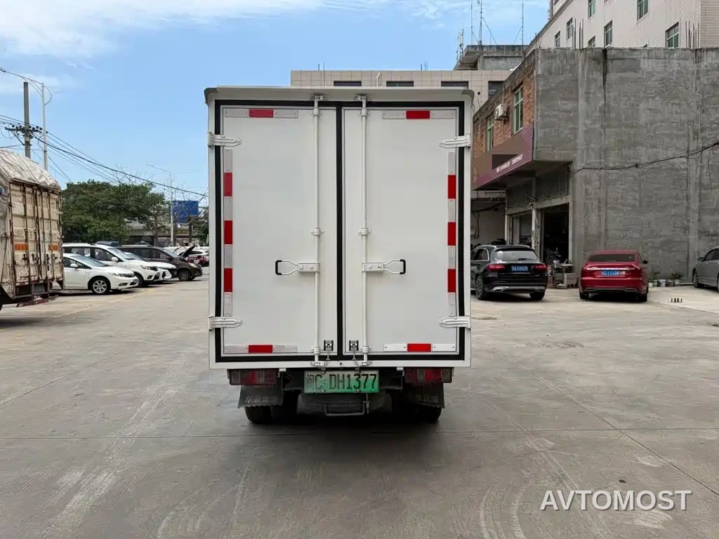 SRM Xinyuan T2S EV 2021 Van — фото 6