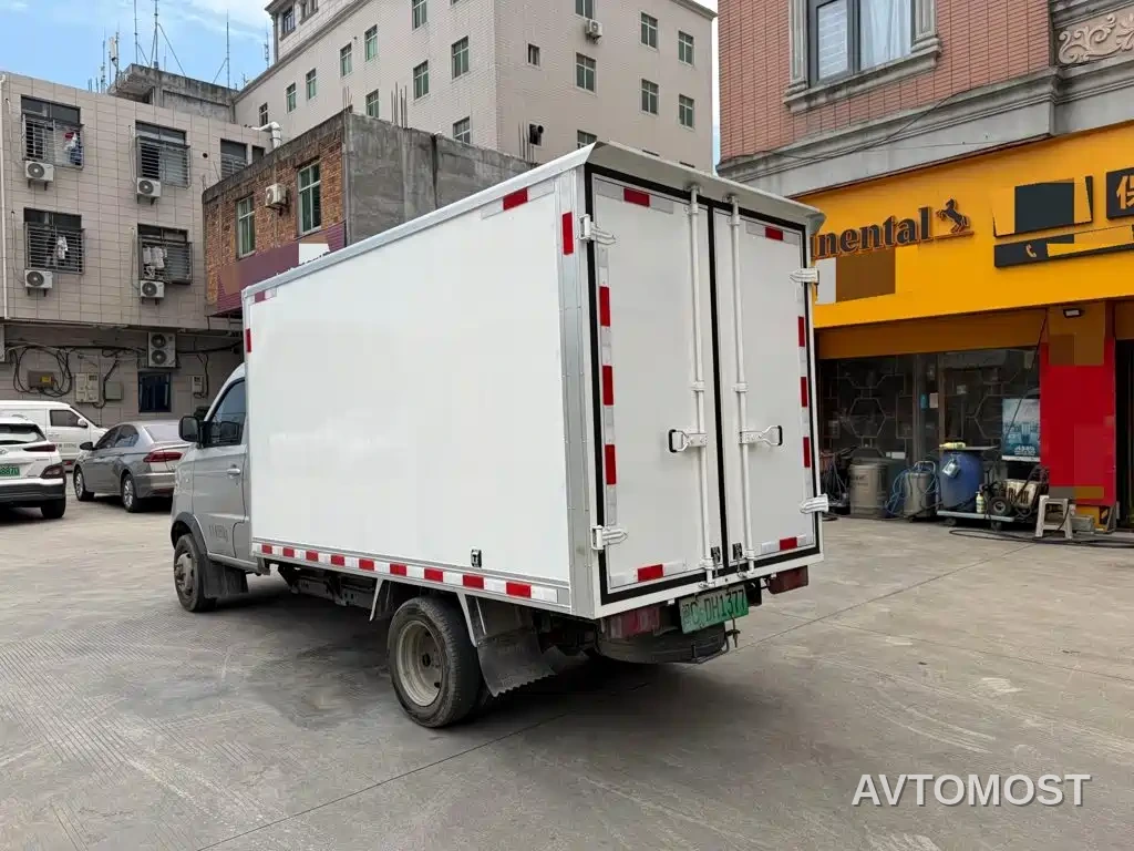 SRM Xinyuan T2S EV 2021 Van — фото 7