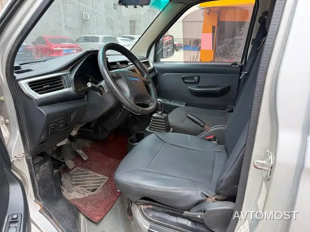 SRM Xinyuan T2S EV 2021 Van — фото 8