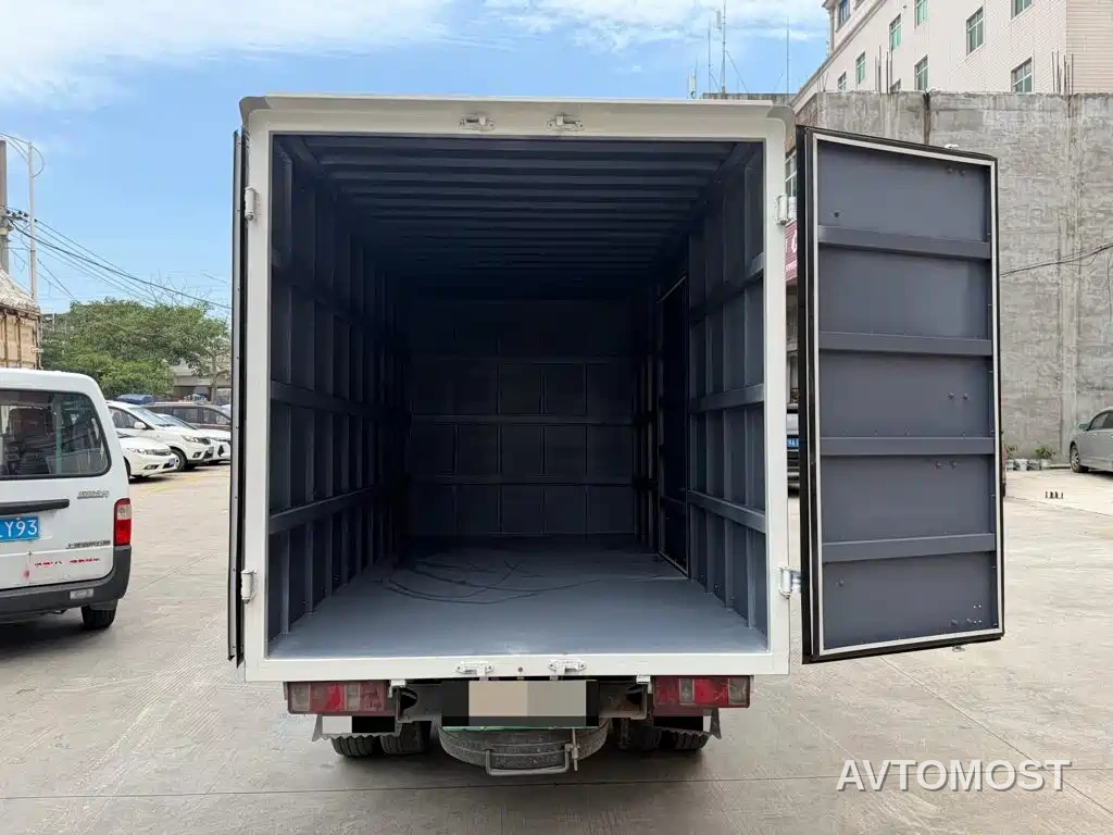 SRM Xinyuan T2S EV 2021 Van — фото 9