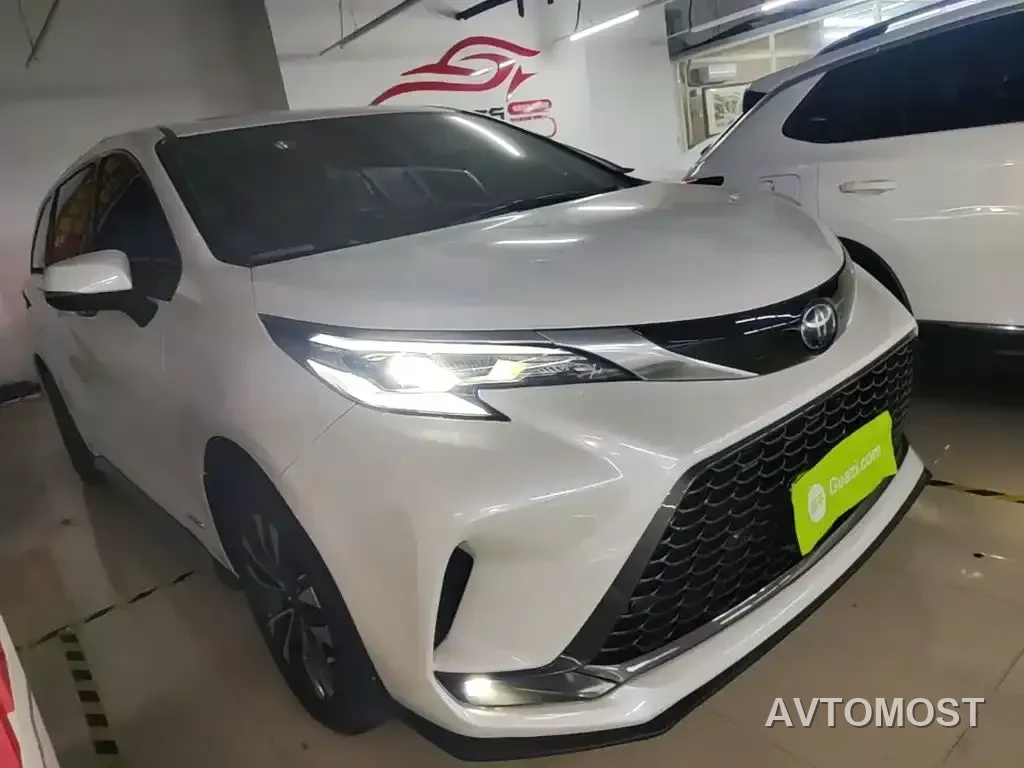 Toyota Granvia 2023 2.5L Hybrid Luxury Edition — фото 4