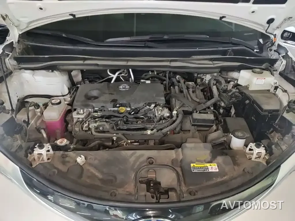 Toyota Granvia 2023 2.5L Hybrid Luxury Edition — фото 15