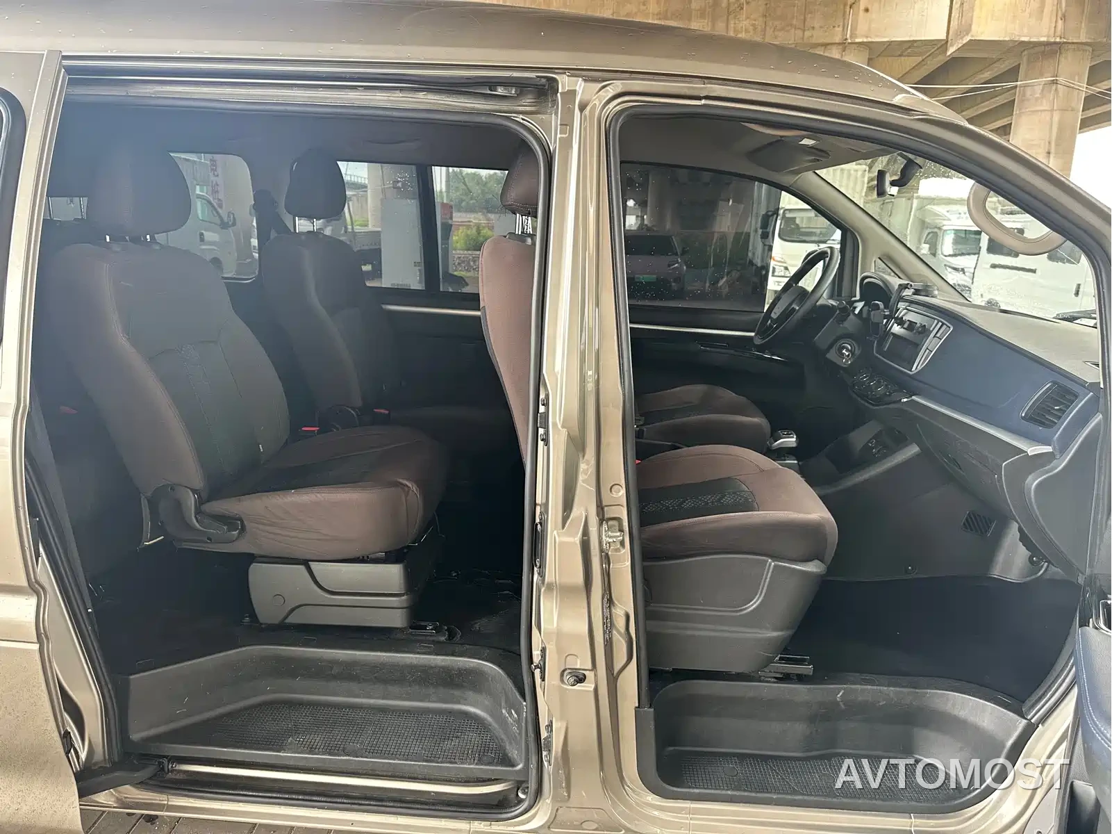 Dongfeng Fengxing Lingzhi New Energy 2024 Standard Base Model 9-seater — фото 7