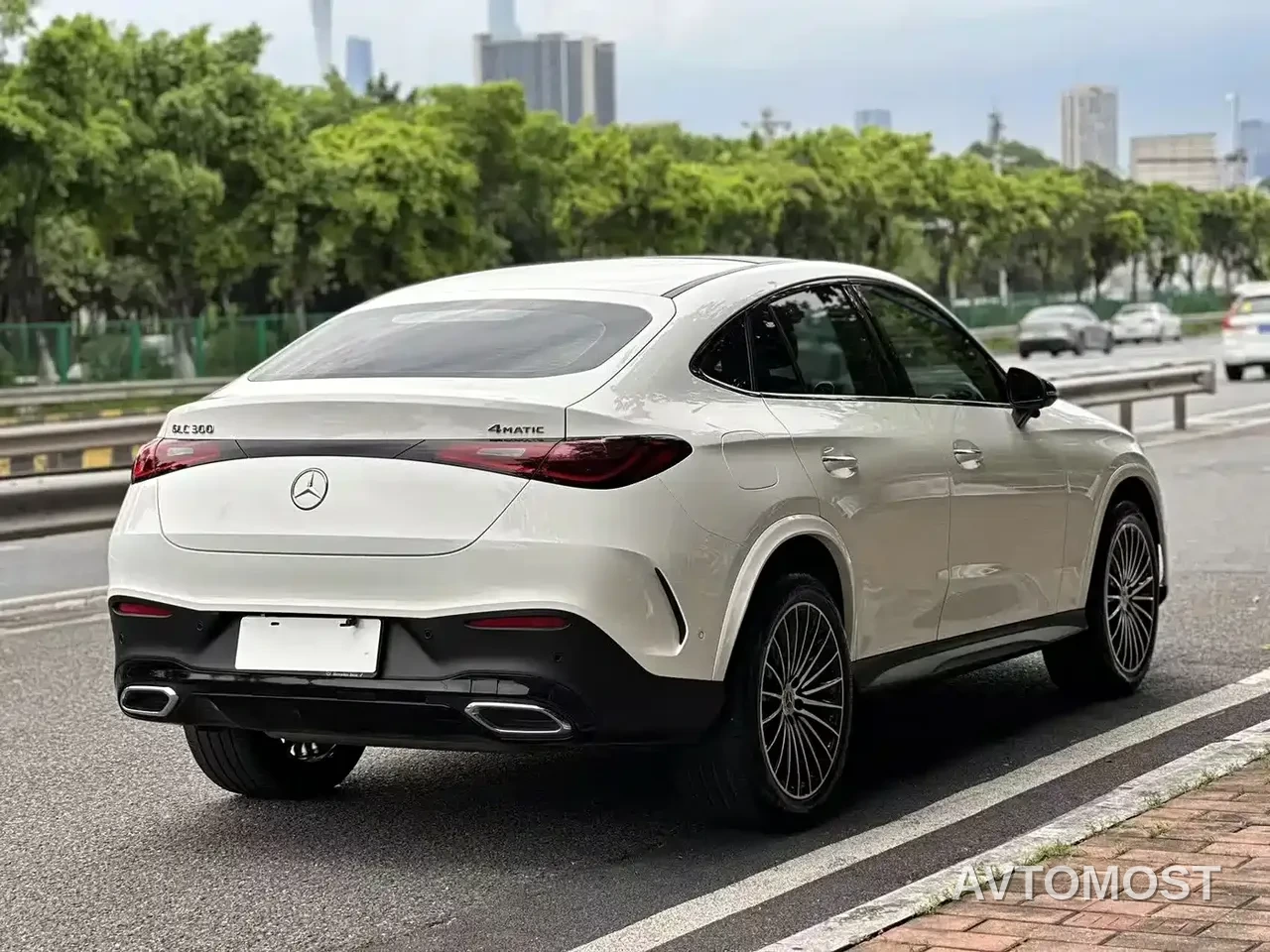Mercedes-Benz GLC Coupe 2024 Model GLC 300 4MATIC Coupe SUV — фото 5