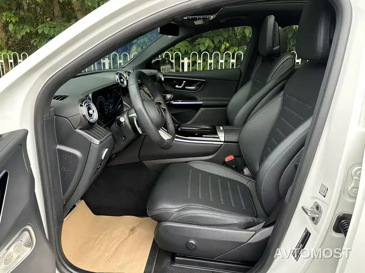 Mercedes-Benz GLC Coupe 2024 Model GLC 300 4MATIC Coupe SUV — фото 7