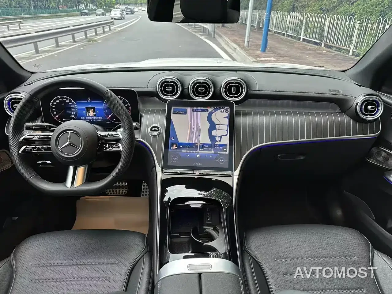 Mercedes-Benz GLC Coupe 2024 Model GLC 300 4MATIC Coupe SUV — фото 8