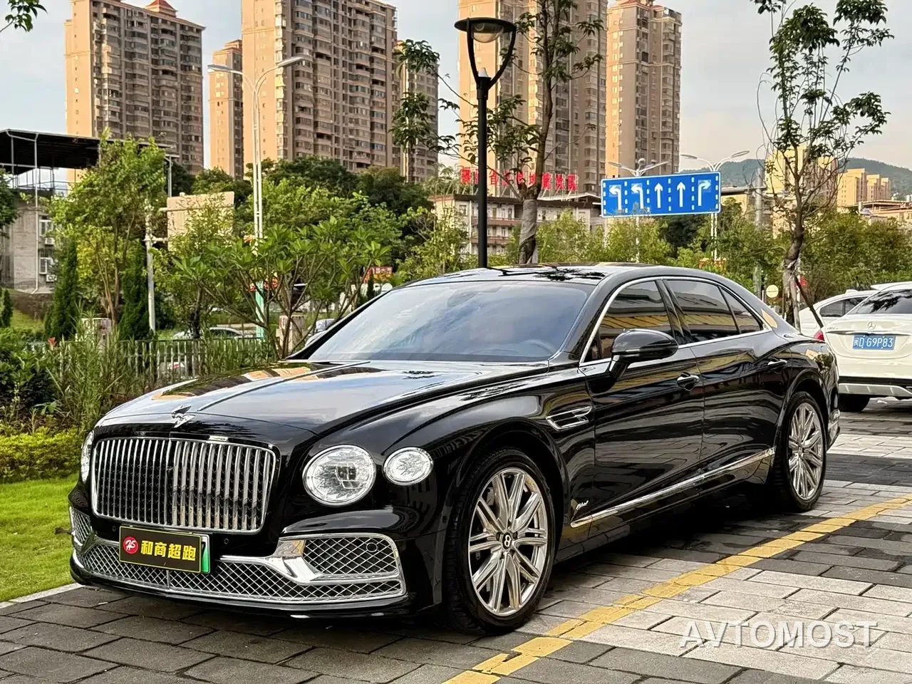 Bentley Flying Spur Plug-in Hybrid 2022 2.9T V6 Hybrid — фото 3