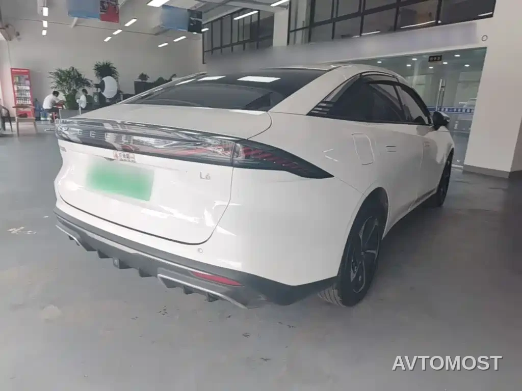 Geely Galaxy L6 2024 125km PLUS Soaring Dragon Edition — фото 7