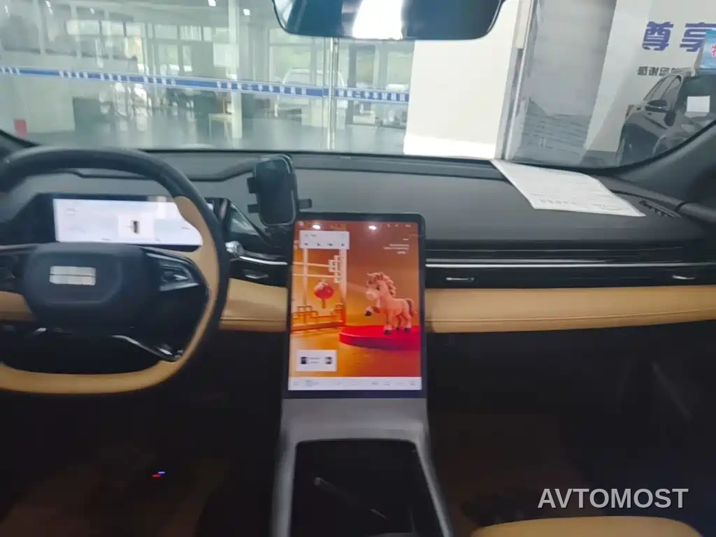 Geely Galaxy L6 2024 125km PLUS Soaring Dragon Edition — фото 13