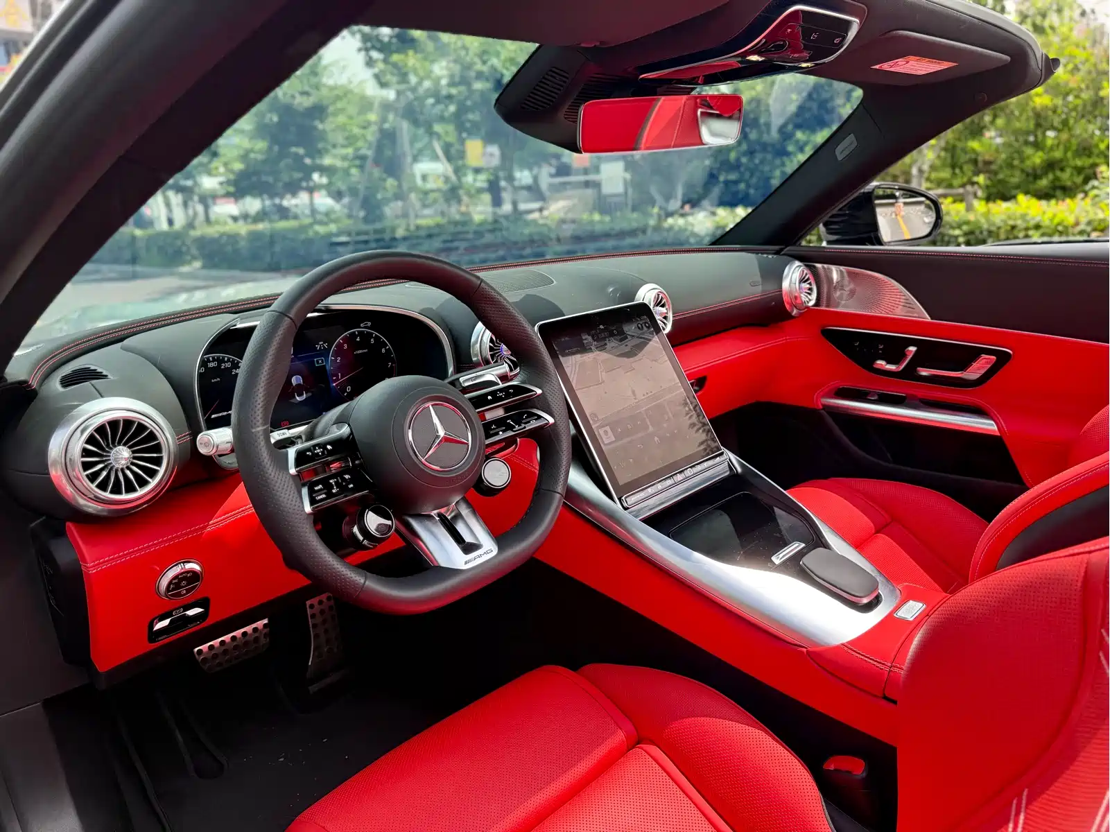 Mercedes-Benz SL-Class AMG 2024 AMG SL 63 4MATIC+ — фото 4