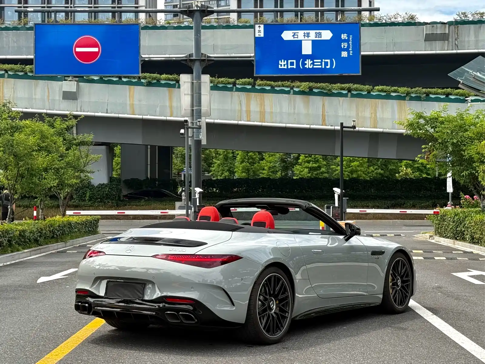 Mercedes-Benz SL-Class AMG 2024 AMG SL 63 4MATIC+ — фото 7
