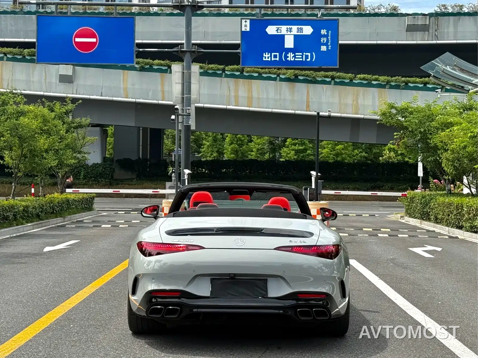Mercedes-Benz SL-Class AMG 2024 AMG SL 63 4MATIC+ — фото 8