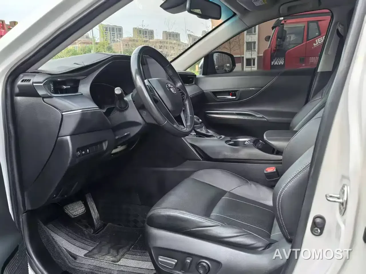 Toyota Lingfang HARRIER 2023 Hybrid 2.5L CVT 2WD Luxury Edition — фото 3