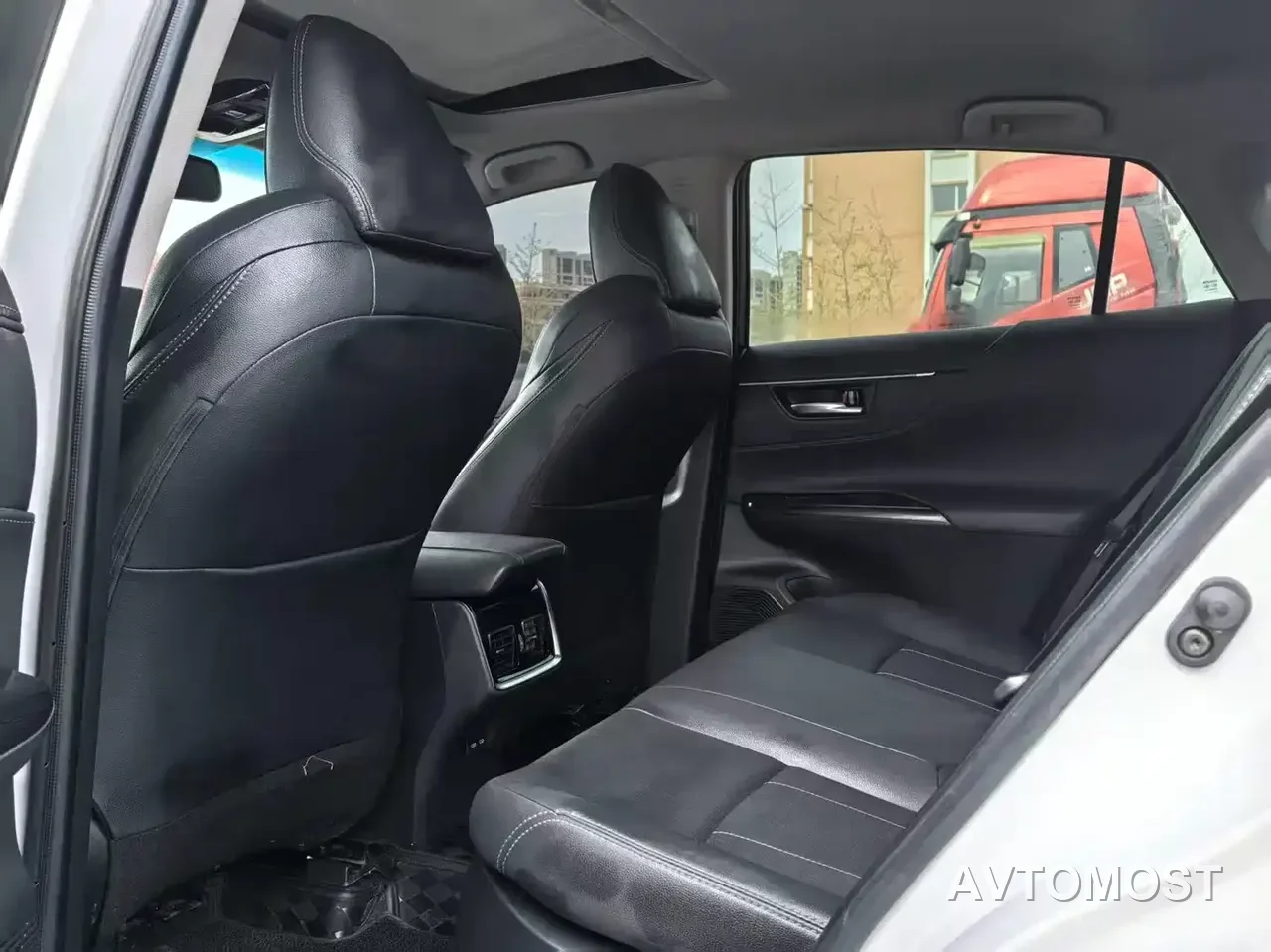 Toyota Lingfang HARRIER 2023 Hybrid 2.5L CVT 2WD Luxury Edition — фото 5
