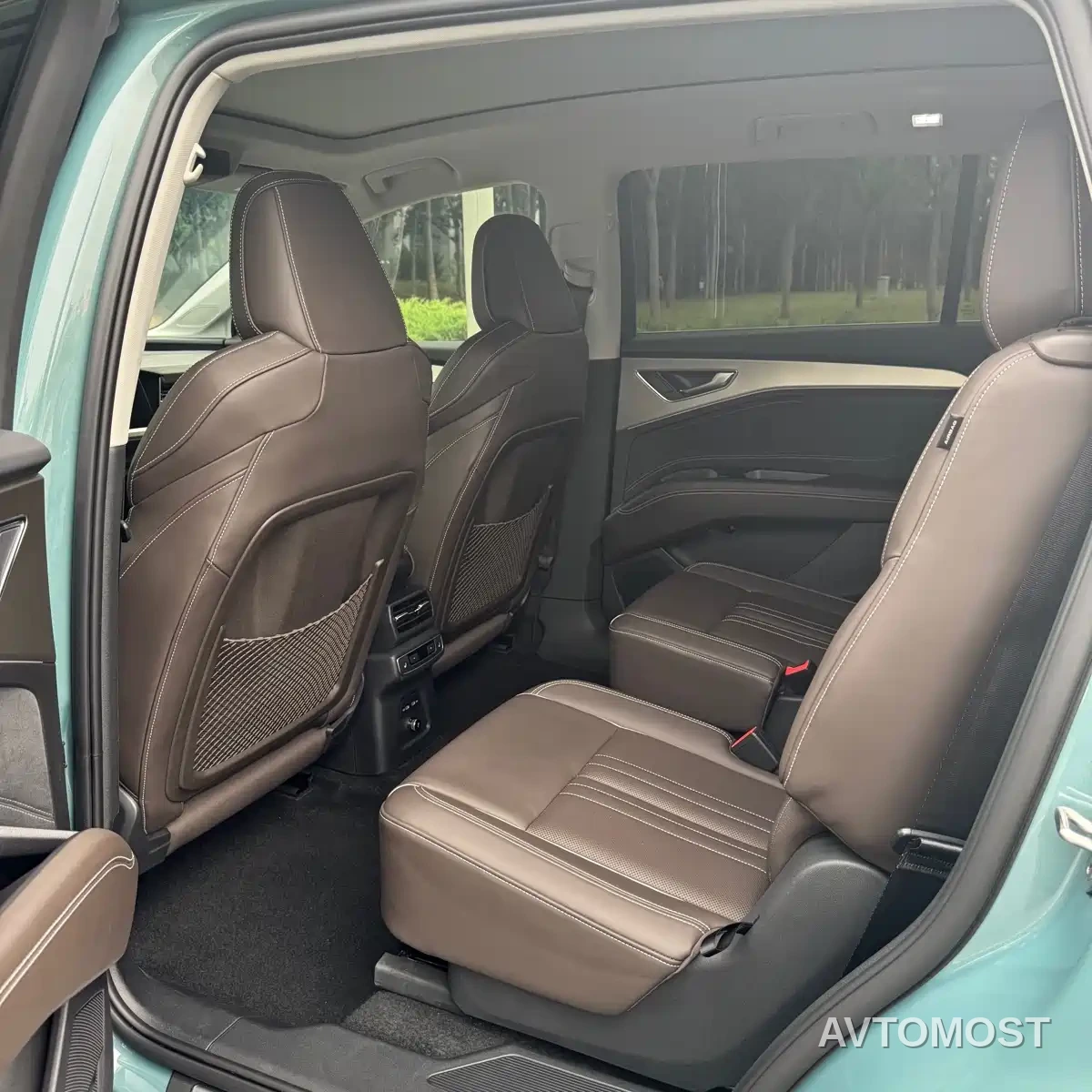 Audi Q5 e-tron 2022 50 e-tron quattro Honor Edition Brocade Package — фото 11