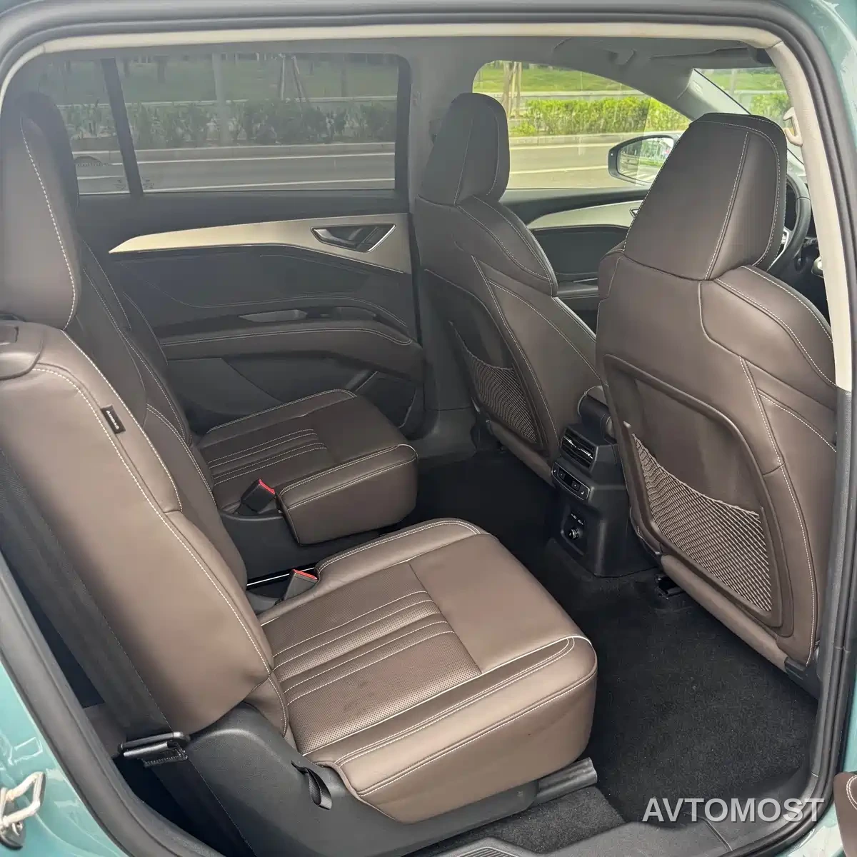 Audi Q5 e-tron 2022 50 e-tron quattro Honor Edition Brocade Package — фото 12