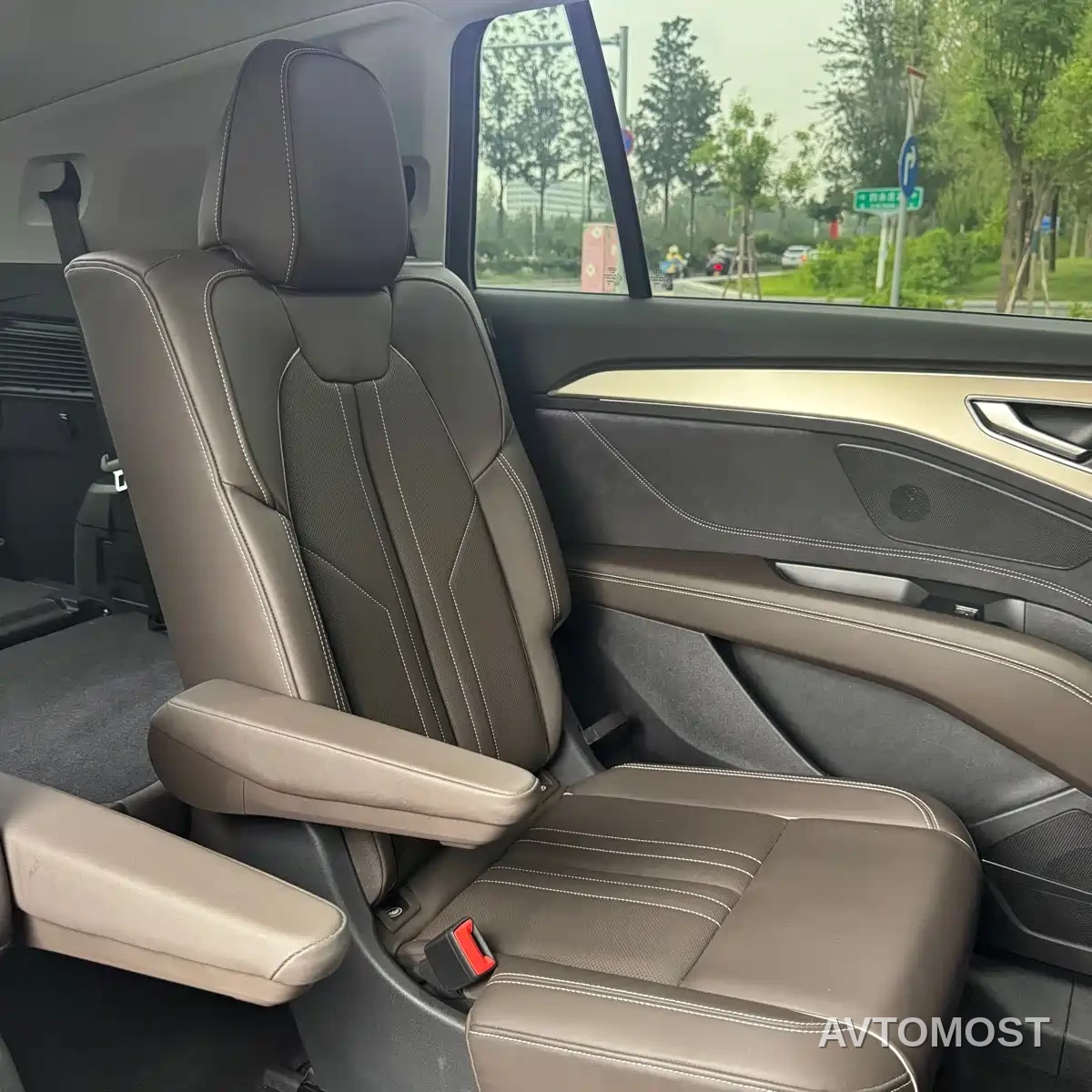 Audi Q5 e-tron 2022 50 e-tron quattro Honor Edition Brocade Package — фото 14