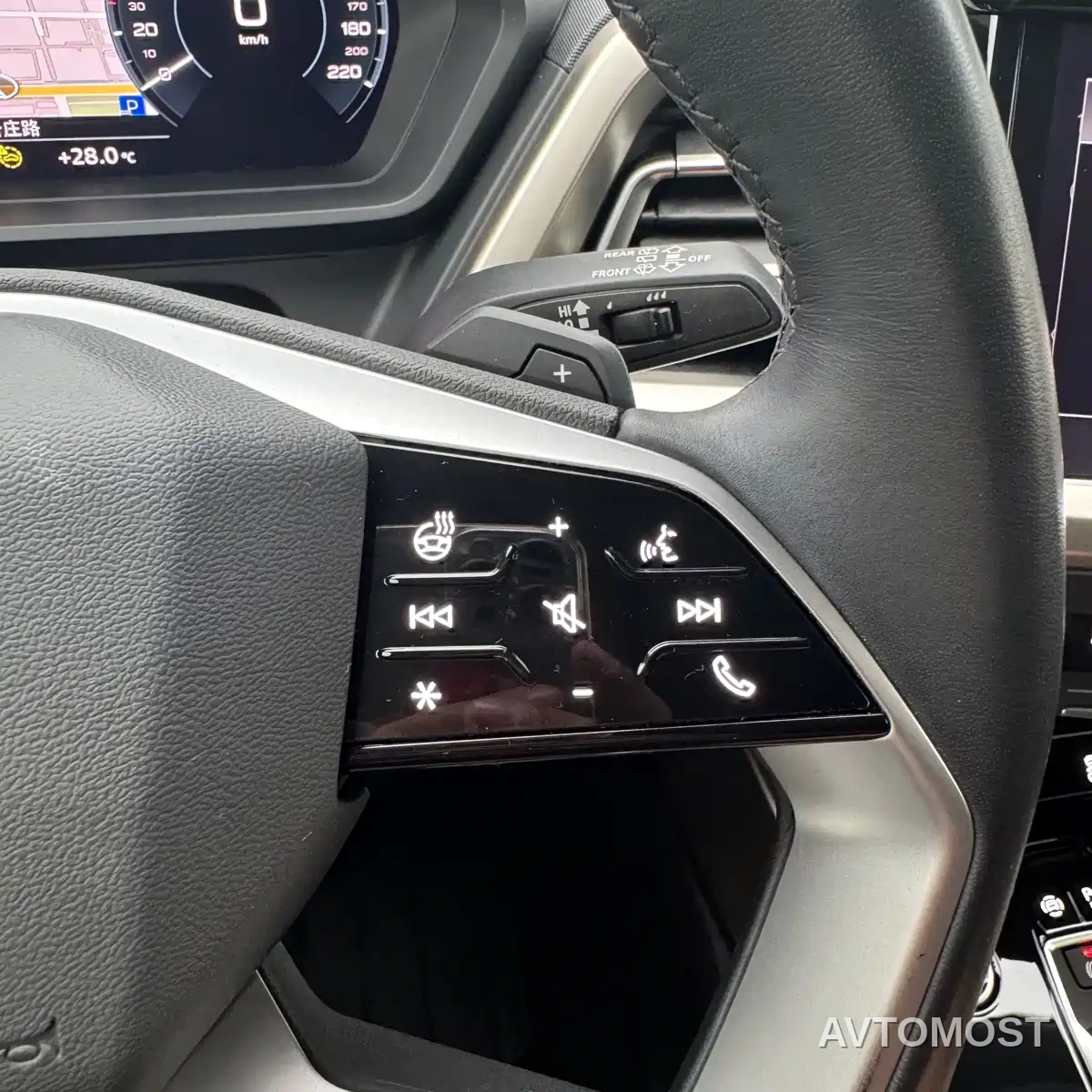 Audi Q5 e-tron 2022 50 e-tron quattro Honor Edition Brocade Package — фото 29