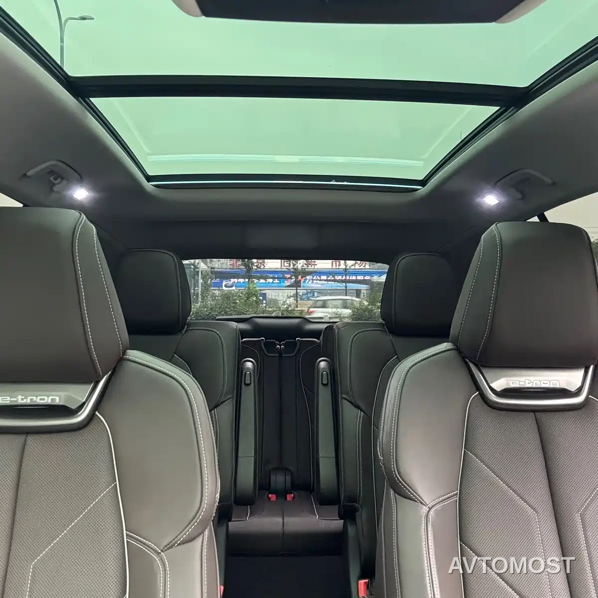 Audi Q5 e-tron 2022 50 e-tron quattro Honor Edition Brocade Package — фото 33