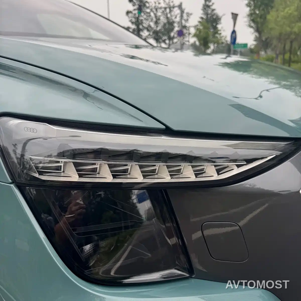 Audi Q5 e-tron 2022 50 e-tron quattro Honor Edition Brocade Package — фото 35