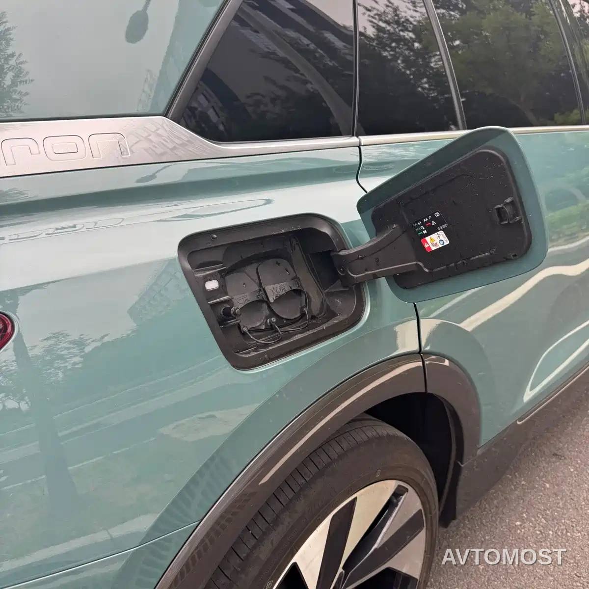 Audi Q5 e-tron 2022 50 e-tron quattro Honor Edition Brocade Package — фото 38